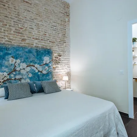 Cozy In House-palace With Private Patio Appartement *