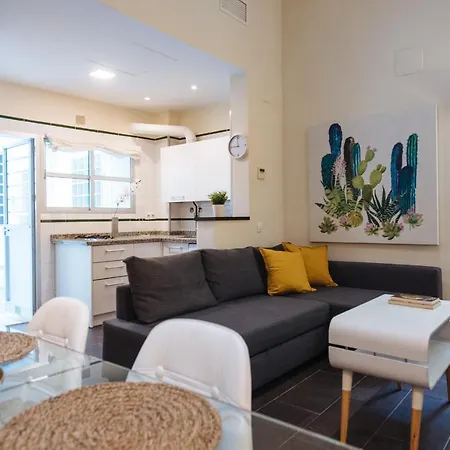 Cozy In House-palace With Private Patio Appartement Sevilla